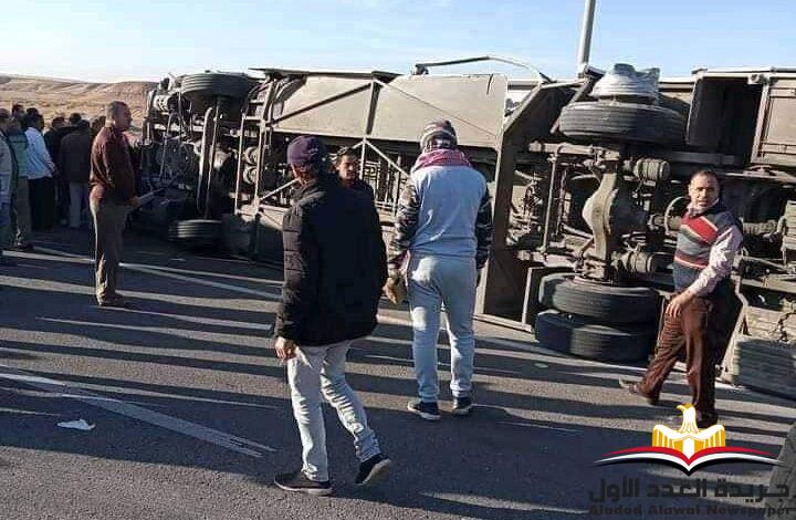 اصطدام سيارة نقل بأتوبيس شركة سيراميكا كليوباتر بالعين السخنه