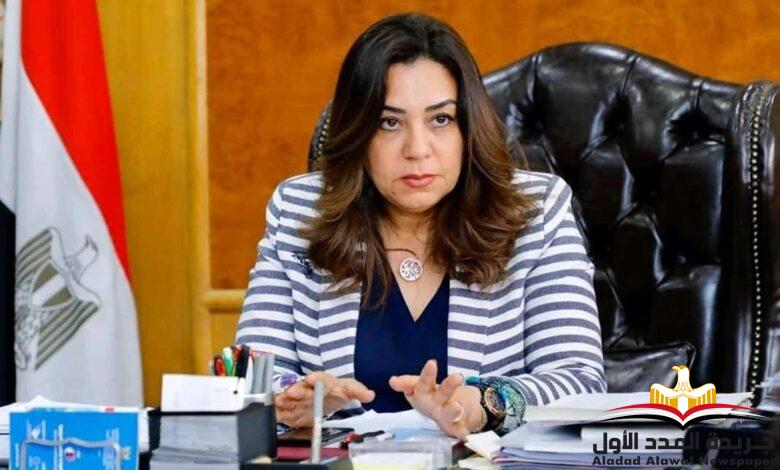 مديره الاداره الهندسية السابقة اوقفت رخصتي مجامله لاحد اقاربها بعزبة البرج