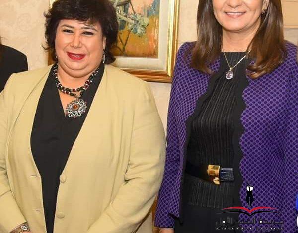 السفيرة نبيلة مكرم تشيد بجهود مدرسة "نجيب محفوظ" بإيطاليا في الحفاظ على الهوية المصرية بالخارج