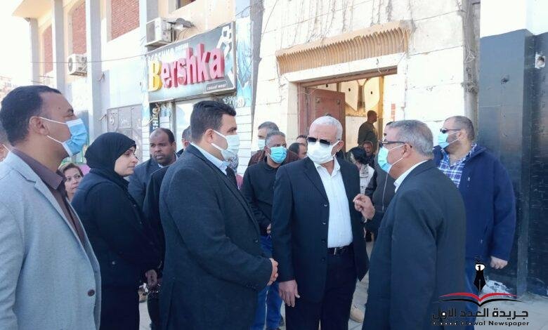 محافظ السويس يتفقد منطقة شاليهات بورتوفيق