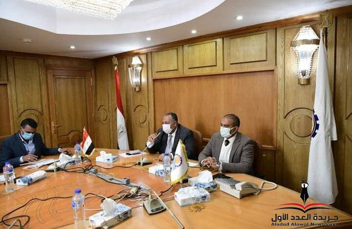 السكرتير العام بترأس اجتماع اللجنة العليا للإعلانات بقنا
