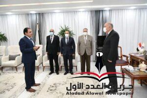 محافظ قنا يشهد أداء حلف اليمين لمديري عام الشباب والرياضة و تعليم نجع حمادي 