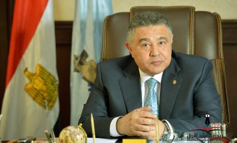 محافظ البحر الأحمر: الضرب بيد من حديد لمحتكري السلع والمتلاعبين بالأسعار