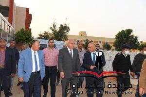 توزيع 65 ألف كرتونة مواد غذائية ضمن « حياة كريمة» بقنا
