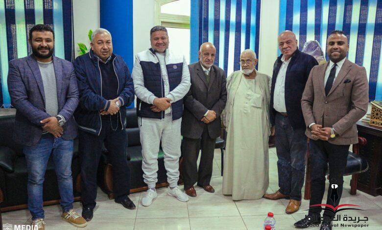 منتخب السويس يسدد ديونه لرئيسه الأسبق