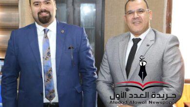 وكيل وزارة الصحة يهنئ المنسق التنفيذى لمشروع التأمين الصحي بالسويس