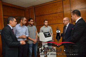 رئيس جامعة أسيوط يشيد بإبداع طلاب الجامعة