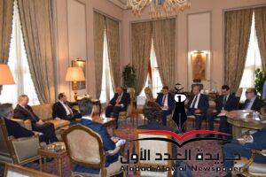 وزير الخارجية يستقبل المفوض الأوروبي للجوار والتوسع