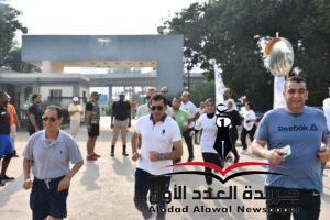 وزير الرياضة ورئيس هيئة الرقابة المالية يقودان الماراثون الأخضر بالجزيرة