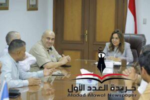 على هامش الدورات التدريبية.. محافظ دمياط تلتقي عدد من الصحفيين