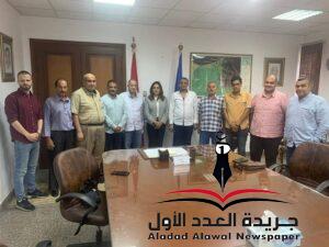 على هامش الدورات التدريبية.. محافظ دمياط تلتقي عدد من الصحفيين