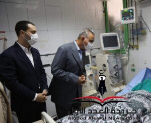 لإصابته أثناء العمل.. محافظ كفرالشيخ يطمئن على عامل