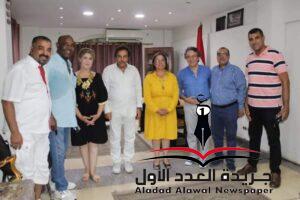 وفد شباب تونس في زيارة لمسرح البالون 