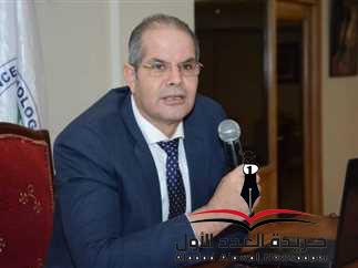 عضو اتحاد الصناعات يطالب بإعفاء كامل للبضائع المتأخرة من الأرضيات والغرامات.