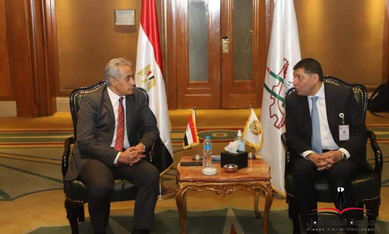وزير القوى العاملة يلتقي بنظيره الأردني على هامش مؤتمر العمل العربي