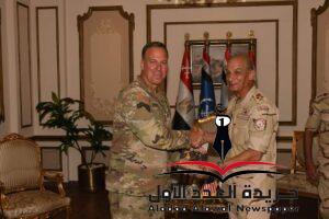 القائد العام للقوات المسلحة  يلتقى قائد القيادة المركزية الأمريكية