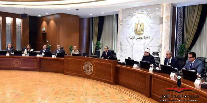 مدبولي يوجه بتوفير مخصصات مالية لتطوير الطرق الداخلية بالفيوم