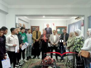 وكيل الوزارة تكرم الشباب والفتيات المشاركين فى دورة الغوص والإنقاذ