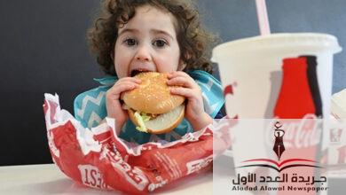 إعلانات الوجبات السريعة تجعل الأطفال يأكلون أكثر حتى لو الإعلانات بدون صور أطعمة - جريدة العدد الأول