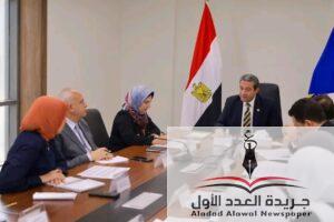 محافظ دمياط يناقش أعمال الخطة الاستثمارية للعام المالى الحالى