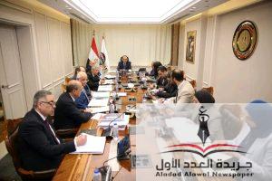  وزير قطاع الأعمال العام يعقد اجتماعًا مع الرؤساء التنفيذيين للشركات القابضة
