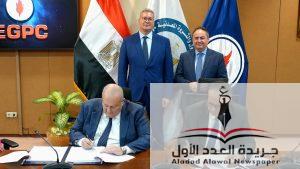 وزارة البترول والثروة المعدنية توقع 3 اتفاقيات جديدة للبحث عن البترول والغاز 