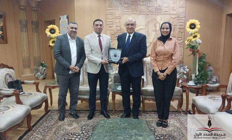 جامعة المنصورة تكرم وكيل وزارة الشباب واستشاريي التدريب خلال فعاليات برلمان جامعة المنصورة